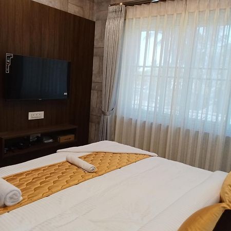 Golden Residency Hotel Kushālnagar Buitenkant foto